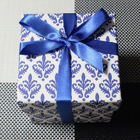 Tsumagari Patisserie Wrapping with Rossi1931 Florentine Decorative Papers