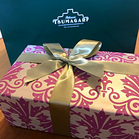 Tsumagari Patisserie Wrapping with Rossi1931 Gold Decorative Papers