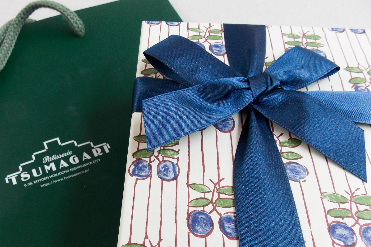 Rossi 1931 Tsumagari Patisserie Delicious cakes and beautiful packaging