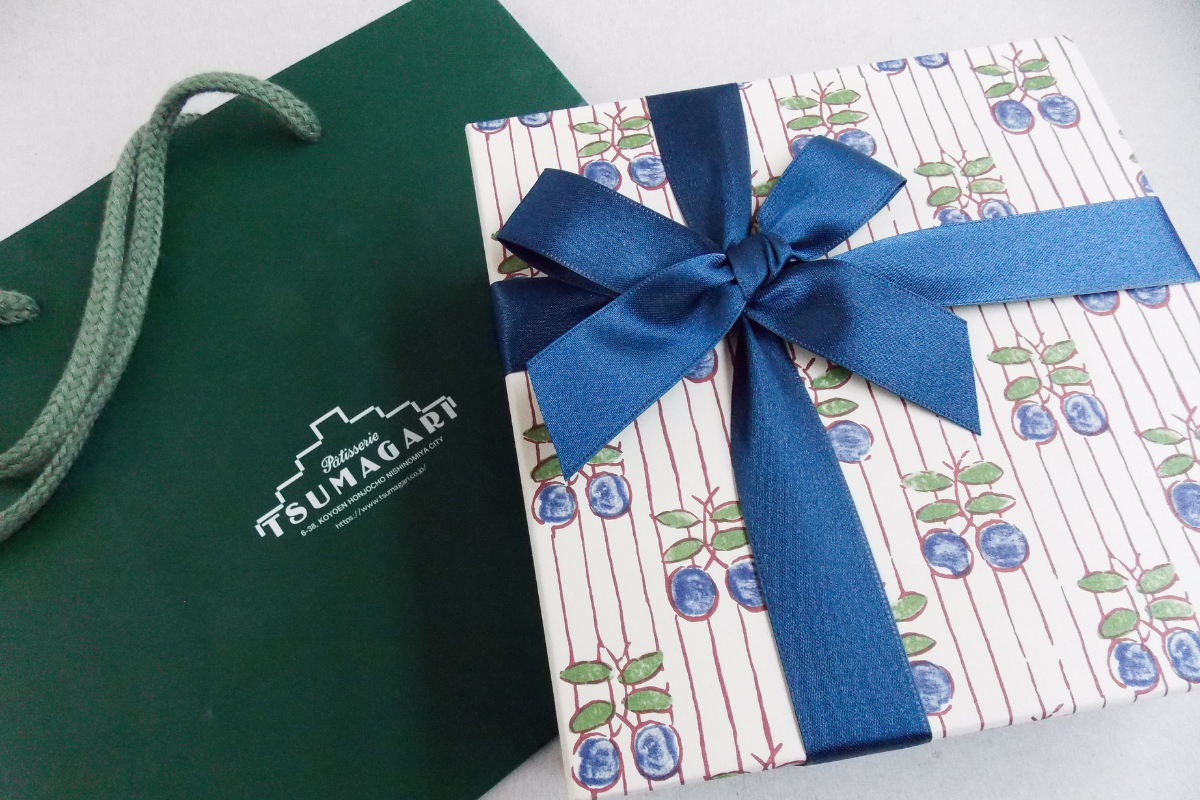 Tsumagari Patisserie Rossi 1931 Delicious cakes and beautiful packaging
